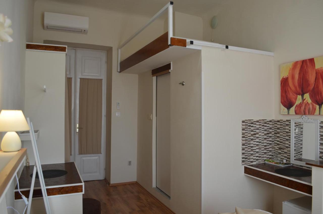 Rooms & Apartments Infinity Rijeka Exterior photo