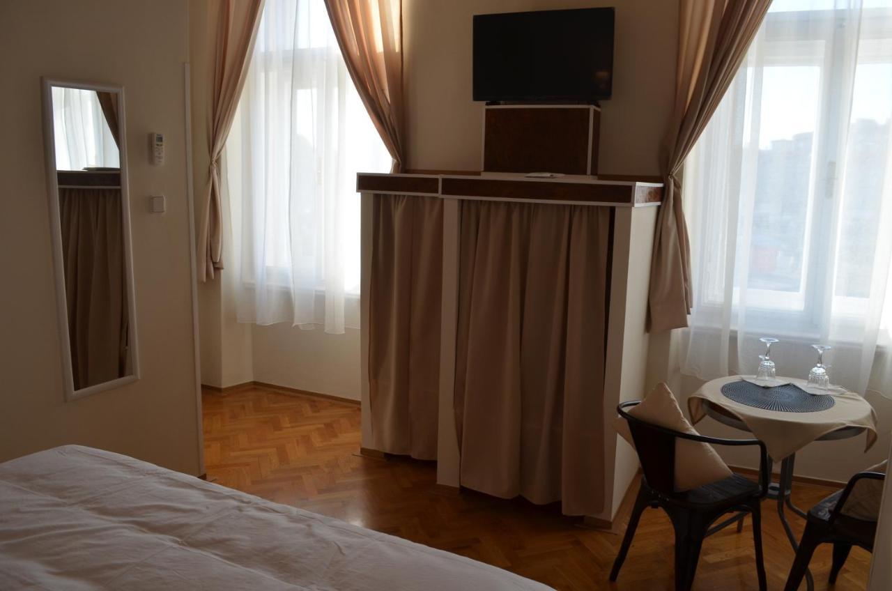 Rooms & Apartments Infinity Rijeka Exterior photo